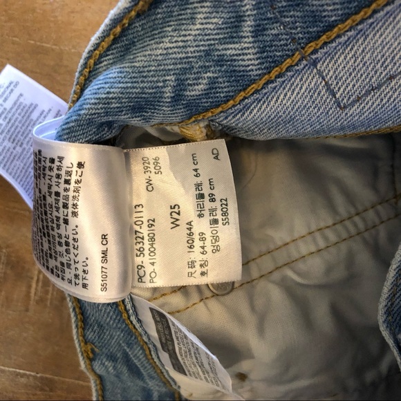Levi’s Jean Shorts - Picture 5 of 5